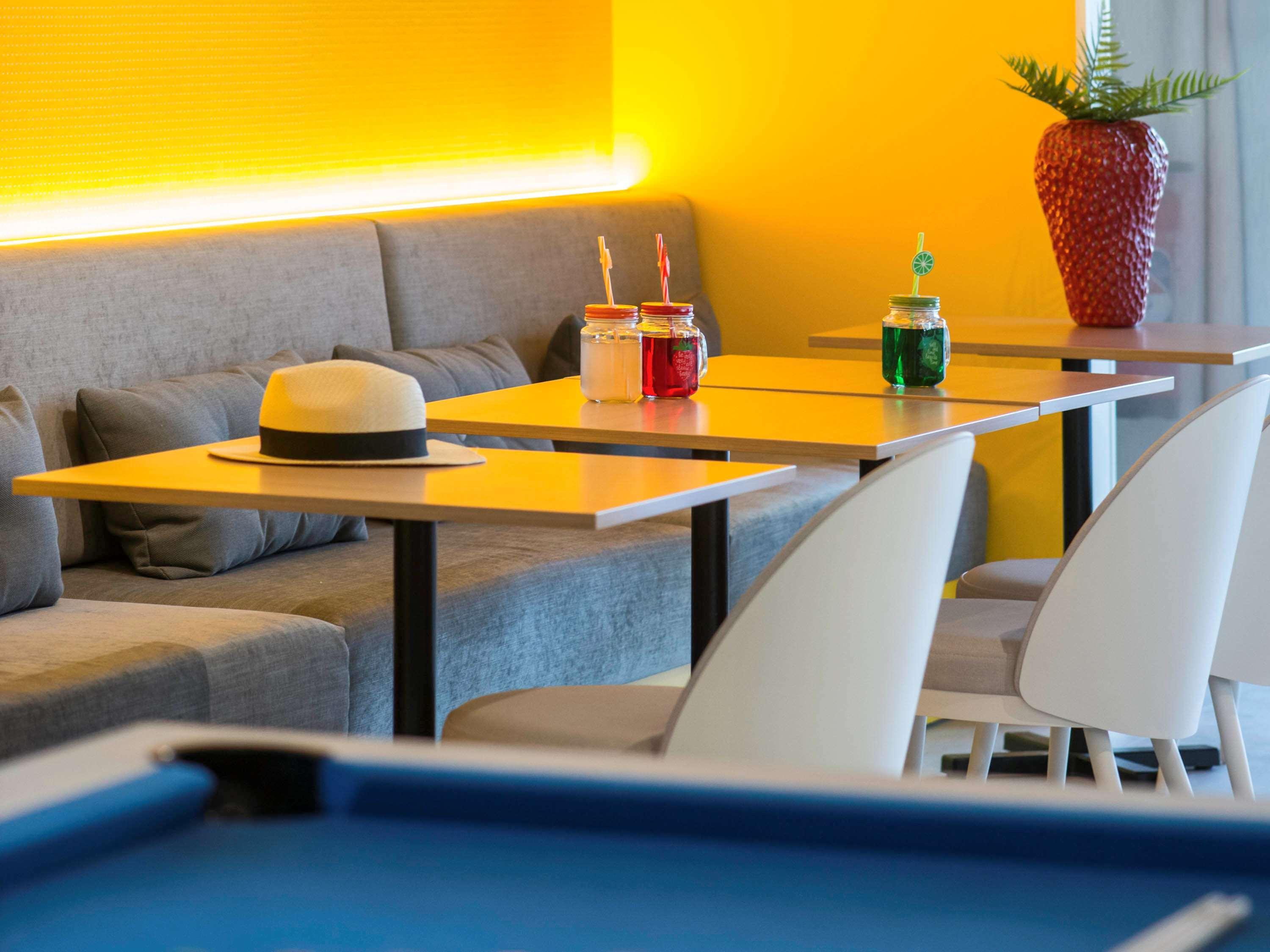 Ibis Styles Nice Cap 3000 Aeroport Saint-Laurent-du-Var Bagian luar foto