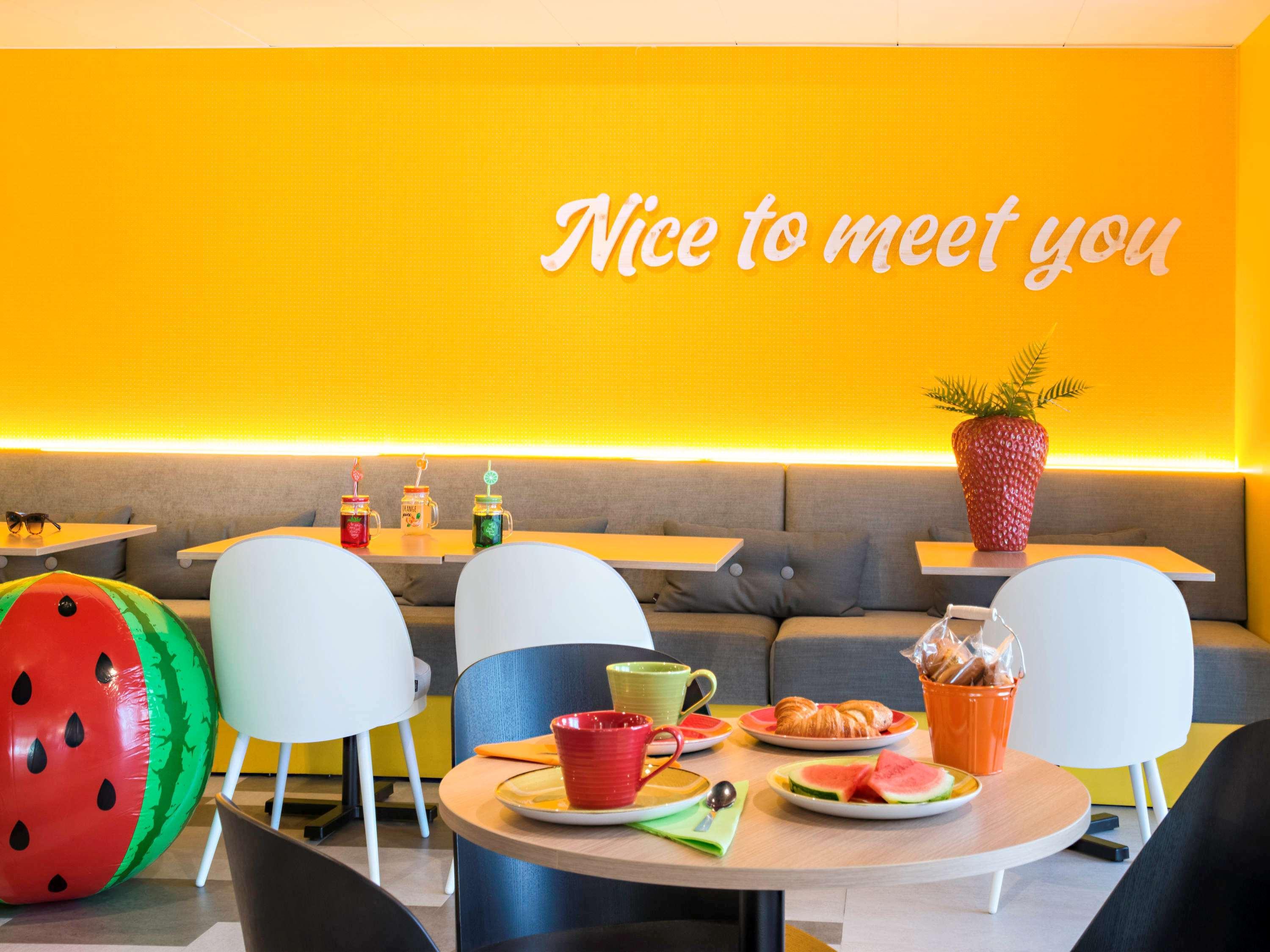 Ibis Styles Nice Cap 3000 Aeroport Saint-Laurent-du-Var Bagian luar foto