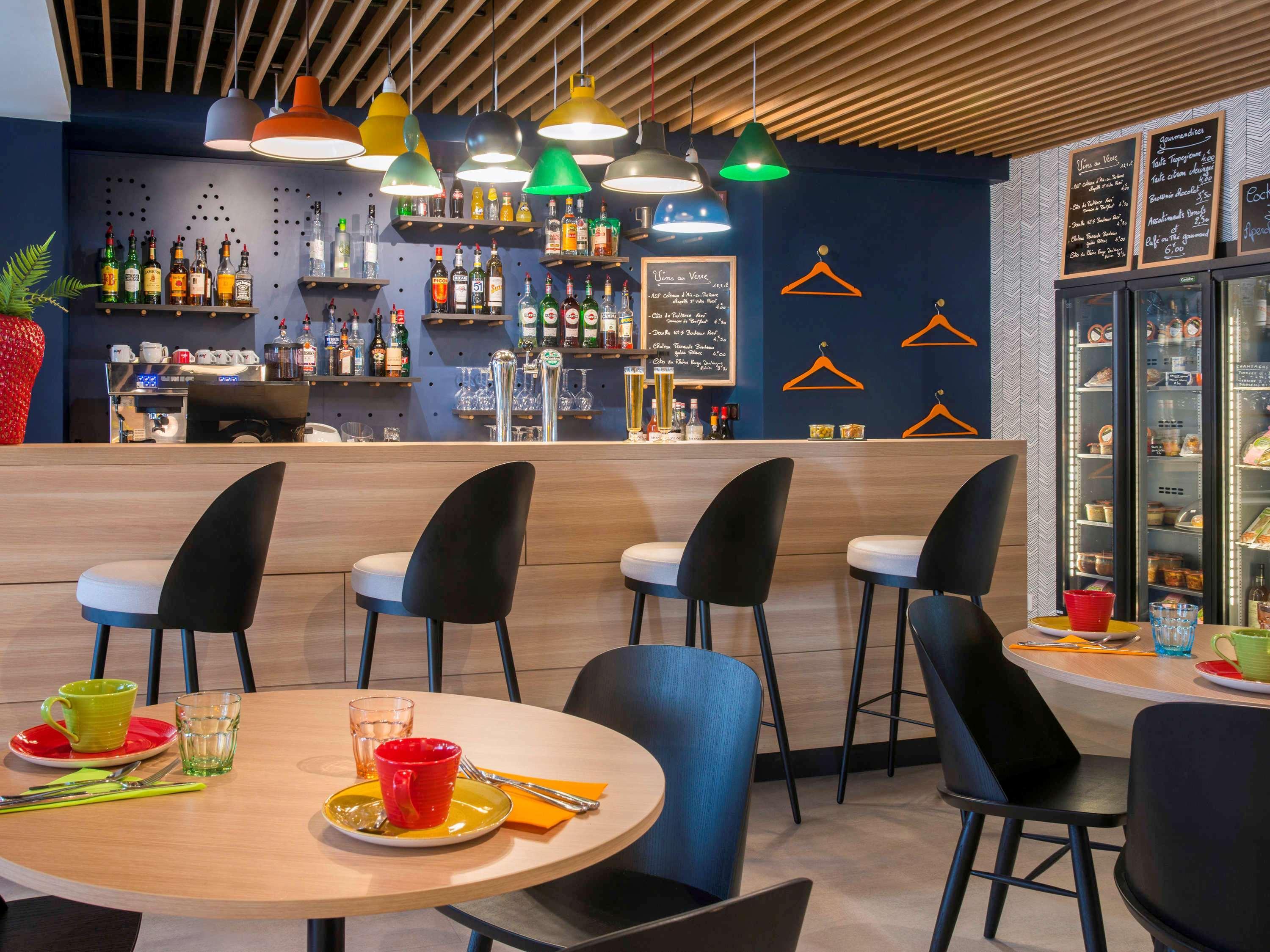 Ibis Styles Nice Cap 3000 Aeroport Saint-Laurent-du-Var Bagian luar foto