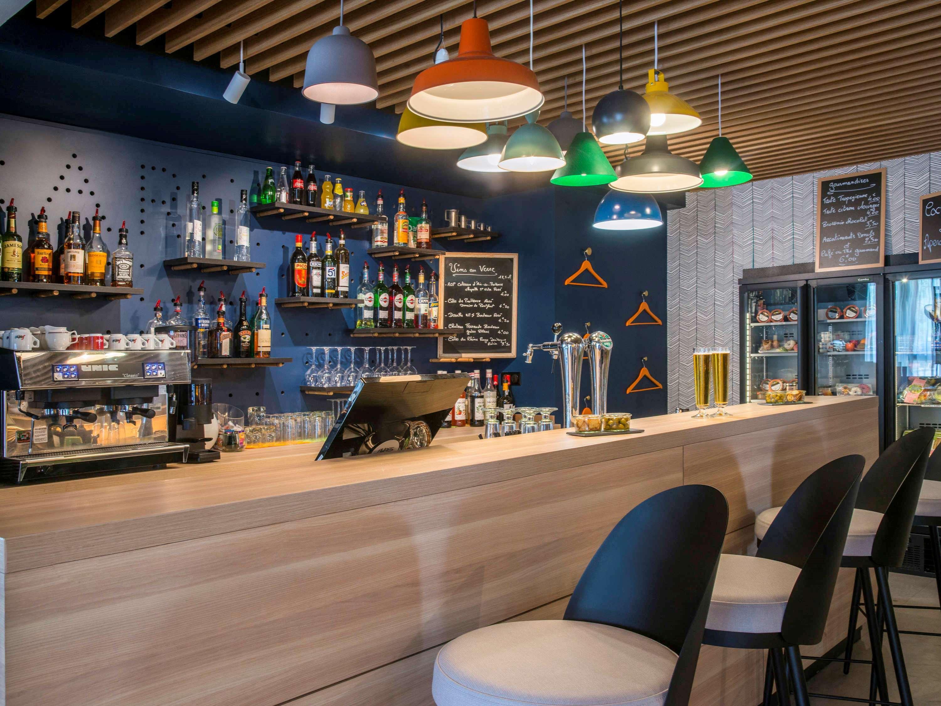 Ibis Styles Nice Cap 3000 Aeroport Saint-Laurent-du-Var Bagian luar foto