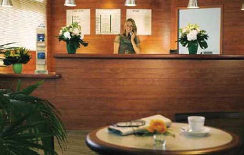 Ibis Styles Nice Cap 3000 Aeroport Saint-Laurent-du-Var Bagian luar foto